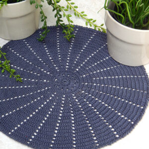 Háčkovaná dečka - Šedá